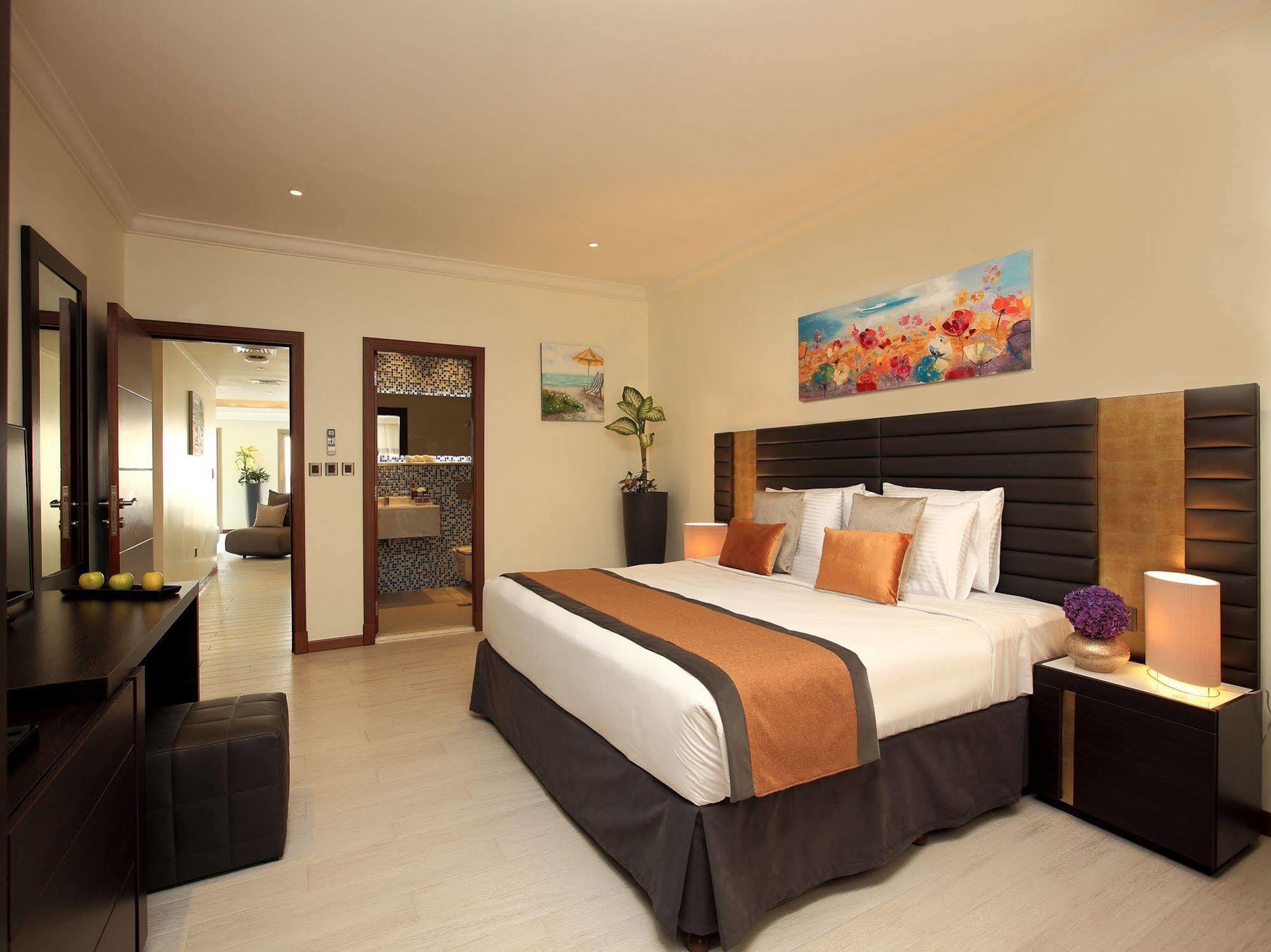Golden Tulip Dana Bay